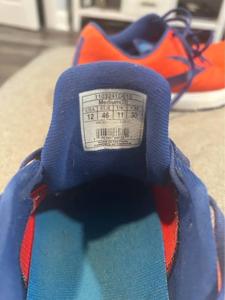 Brooks men size 12 image indicator(3)