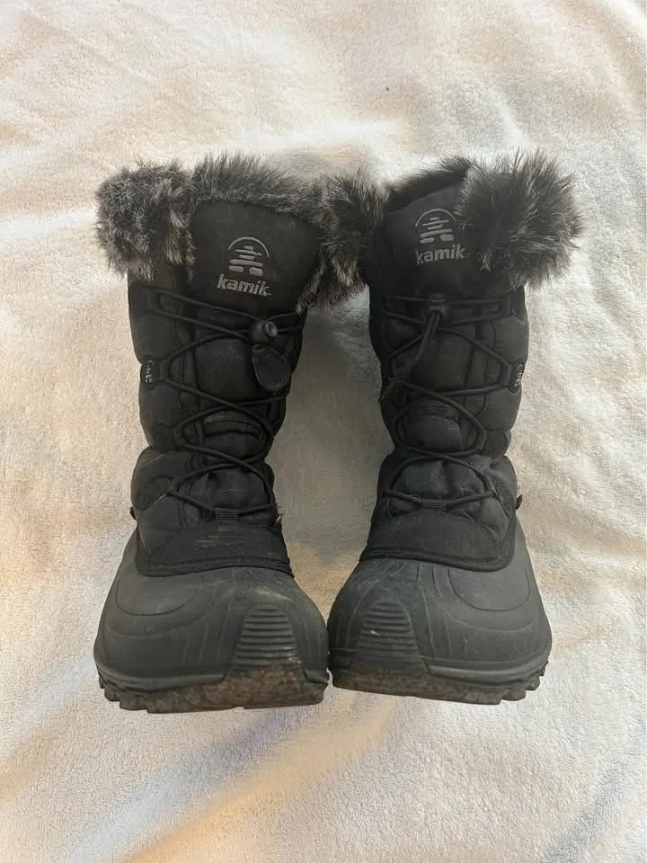 Women’s Snow Boot Kamik size 7 image indicator(2)