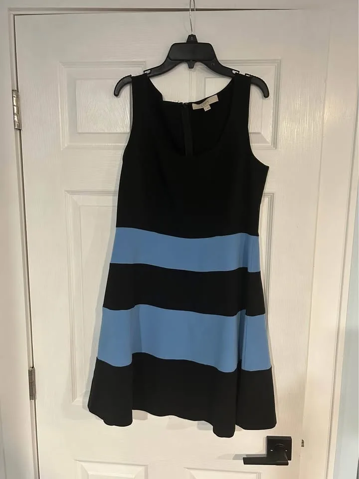 3 Women’s Dresses - size 6 image indicator(3)