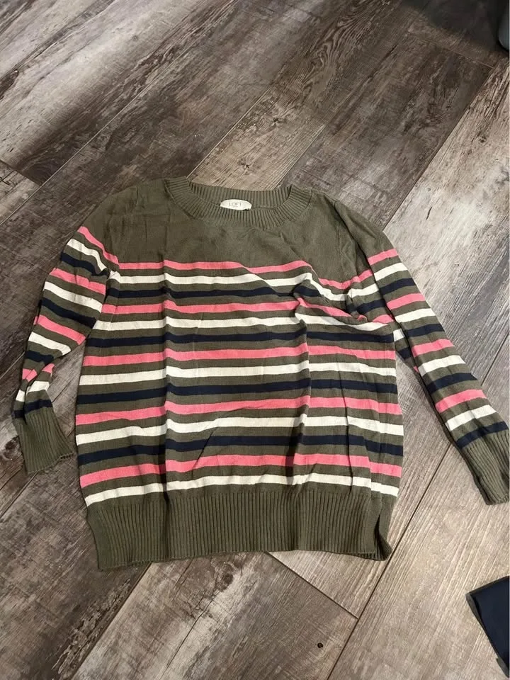 4 Women Sweaters S/M - Loft / Ann Taylor image indicator(3)