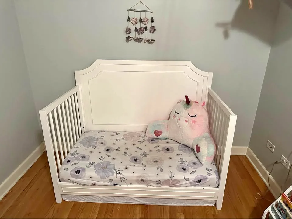 4-in-1 crib w/ Newton waterproof Matress