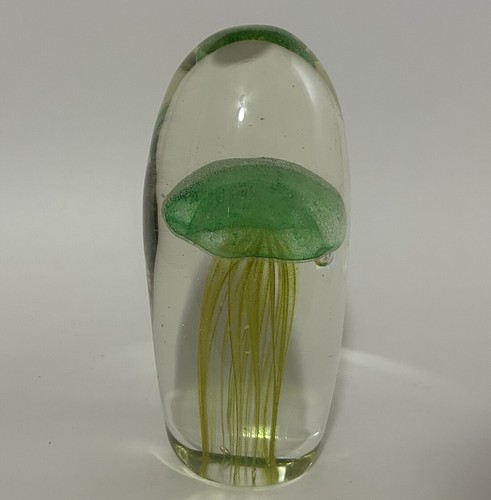 Vintage Glow In The Dark Art Glass Green Jelly Fish Paperweight - photo 5