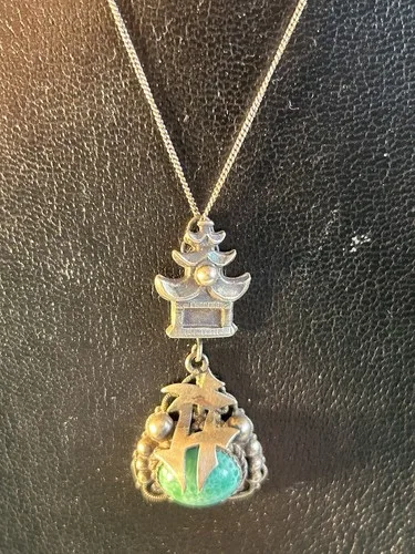 NEIGER BROTHERS ART DECO PEKING GLASS PENDANT NECKLACE image indicator(3)