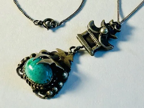 NEIGER BROTHERS ART DECO PEKING GLASS PENDANT NECKLACE image indicator(9)