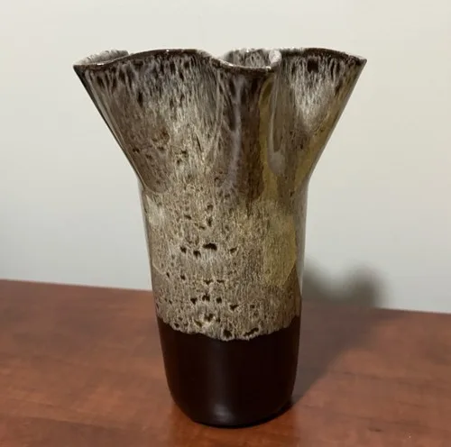 Studio Pottery Evangeline Canada 978 Retro MCM Vintage Vase