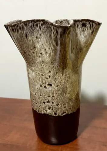 Studio Pottery Evangeline Canada 978 Retro MCM Vintage Vase image indicator(2)