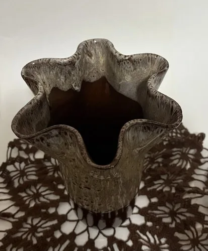 Studio Pottery Evangeline Canada 978 Retro MCM Vintage Vase image indicator(3)