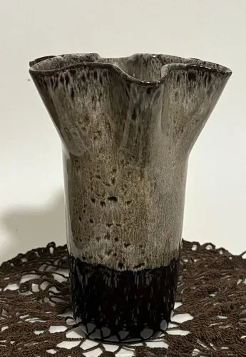 Studio Pottery Evangeline Canada 978 Retro MCM Vintage Vase image indicator(6)