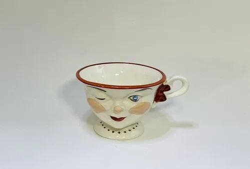 LIPTON WINKING EYE - TEA CUP - from the 1950'S