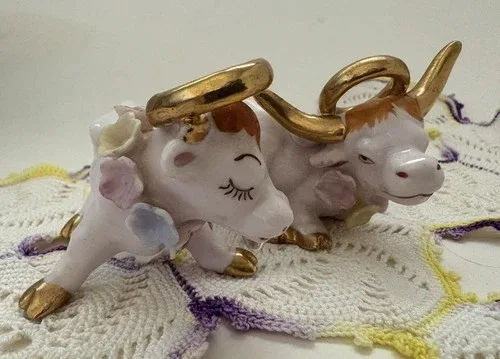 ADORABLE NAPCO Salt & Pepper Shakers