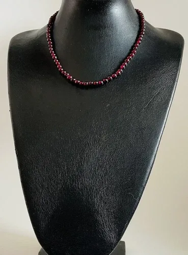 Lovely Vintage Bohemian Garnet Bead Necklace 18 Inches Long