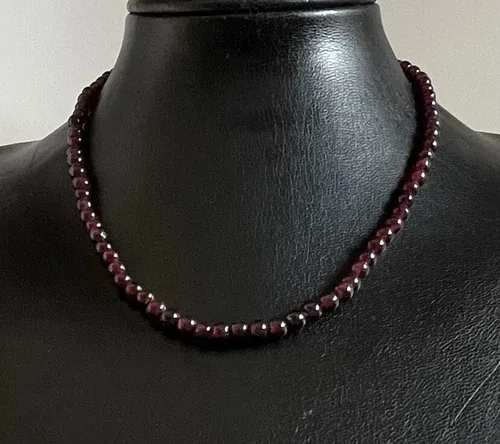 Lovely Vintage Bohemian Garnet Bead Necklace 18 Inches Long image indicator(2)