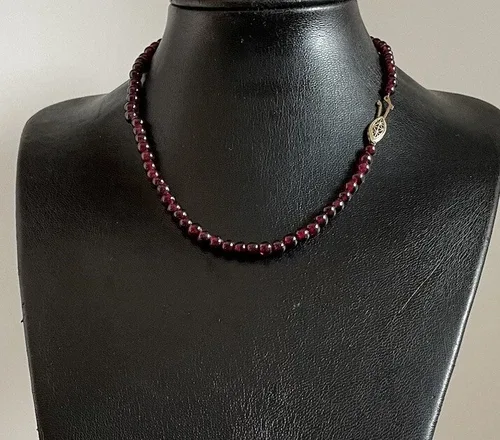 Lovely Vintage Bohemian Garnet Bead Necklace 18 Inches Long image indicator(3)