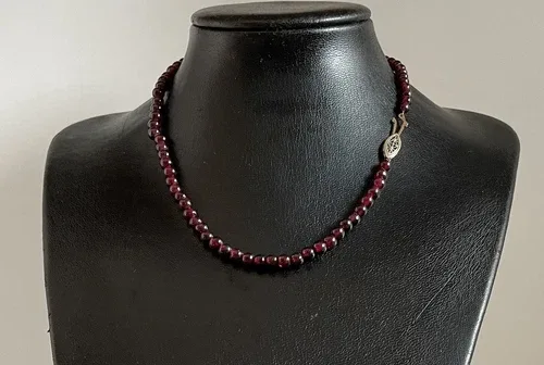 Lovely Vintage Bohemian Garnet Bead Necklace 18 Inches Long image indicator(4)