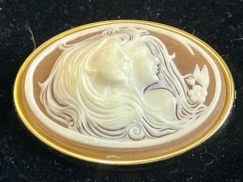 VINTAGE TWO SISTERS CAMEO BROOCH PIN - photo 3