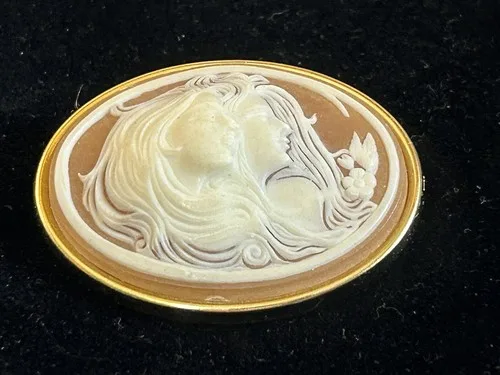 VINTAGE TWO SISTERS CAMEOBROOCH PIN SYMBOLIC OF FAMILY image indicator(6)