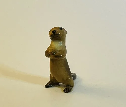 Hagen Renaker Retired Miniature Standing Otter