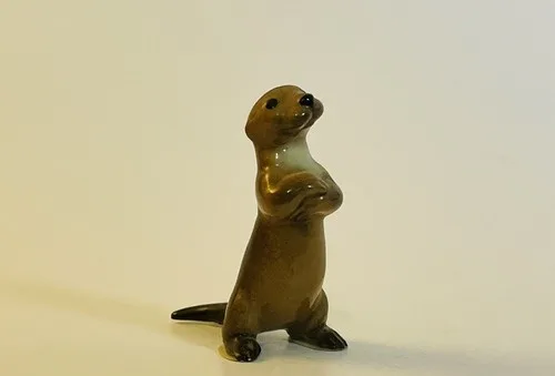 Hagen Renaker Retired Miniature Standing Otter image indicator(2)