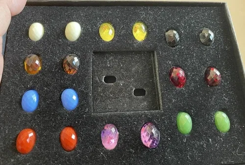 JOAN RIVERS EARRING SET IN BOX image indicator(3)