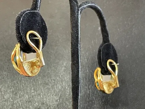 JOAN RIVERS EARRING SET IN BOX image indicator(5)