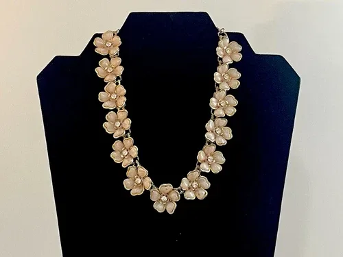 PINK Lucite, Rhinestones, Gold Tone Metal “Flower Power “