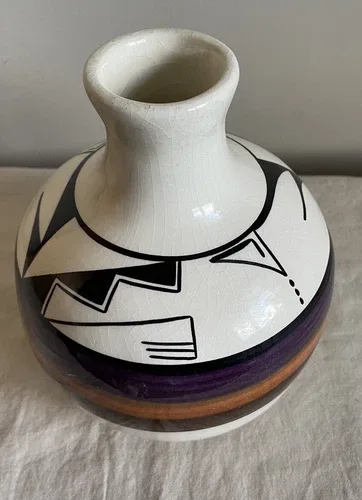 Glazed Pottery Vase - Ute Mountain Tribe - Native Tribal - Signe image indicator(2)