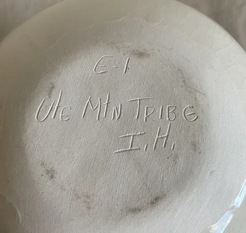 Glazed Pottery Vase - Ute Mountain Tribe - Native Tribal - Signe image indicator(3)