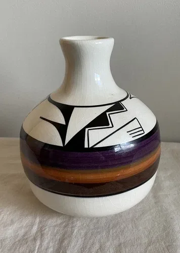 Glazed Pottery Vase - Ute Mountain Tribe - Native Tribal - Signe image indicator(5)