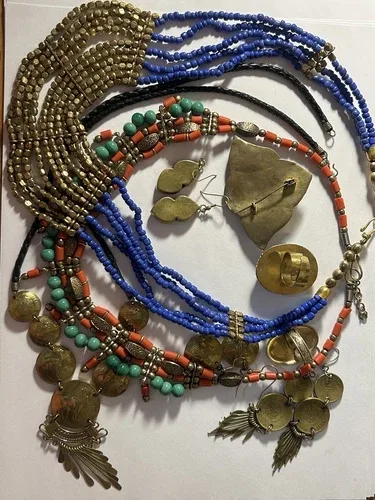 9 PIECE COLLECTION TRIBAL VINTAGE TIBETAN JEWELRY image indicator(8)