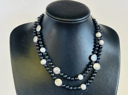 Beautiful Natural Freshwater Round Navy & Creamy Coin Pearl Neck image indicator(2)