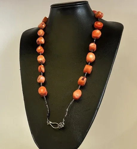 Vintage Chunky Red Coral Necklace Strung with Heishi Beads 27 in image indicator(3)