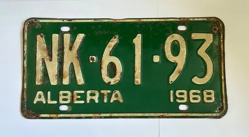 1968 LICENSE PLATE ALBERTA CANADA GREEN AND WHITE