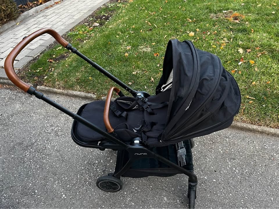 Nuna Triv Stroller- Excellent Used Condition - photo 3