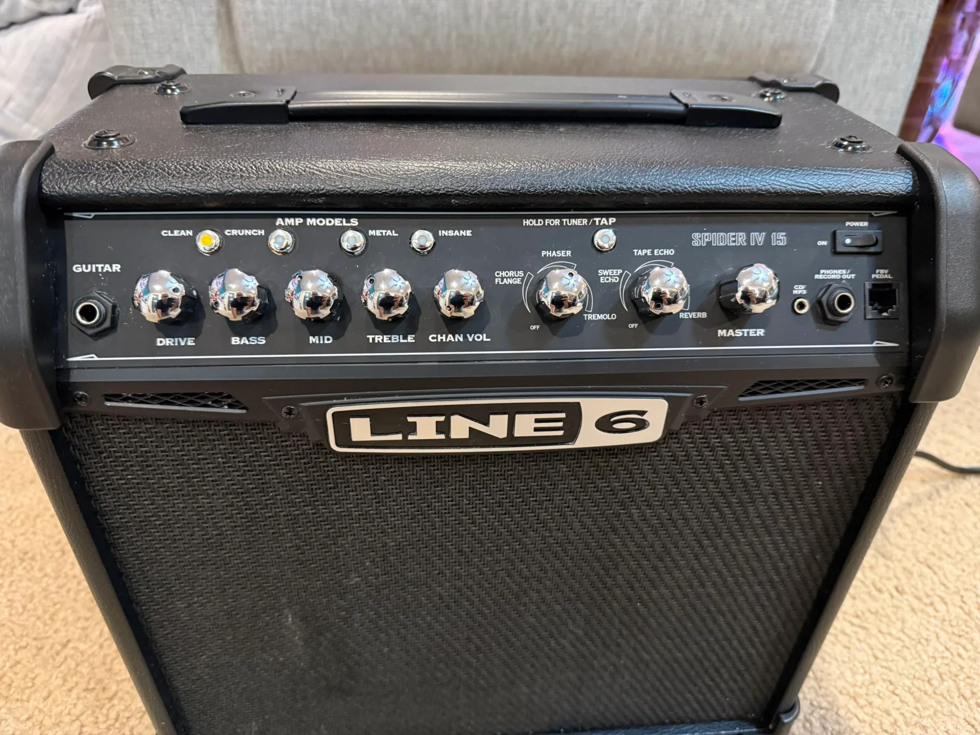 Line 6 Spider Guitar Amplifier With Cable image indicator(2)