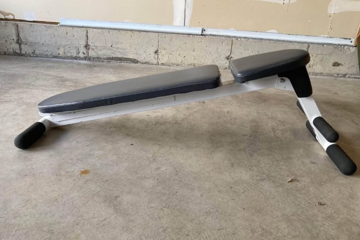 Hoist Adjustable FOLDING gym Weight Bench - photo 3