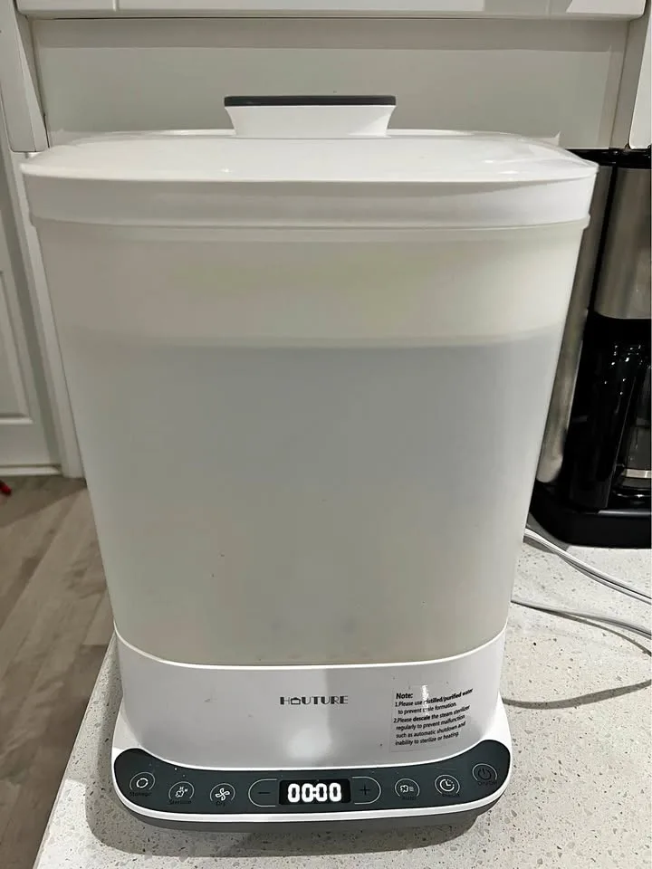 Baby Bottle Sterilizer & Dryer- Excellent Condition