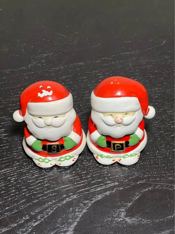 Vintage Enesco Santa Salt & Pepper Shakers 1984 image indicator(2)