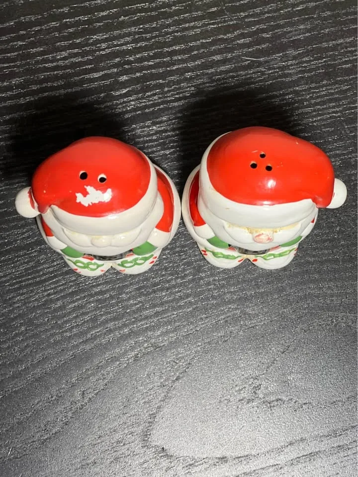 Vintage Enesco Santa Salt & Pepper Shakers 1984 image indicator(3)