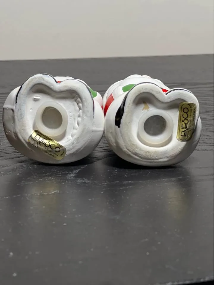 Vintage Enesco Santa Salt & Pepper Shakers 1984 image indicator(7)
