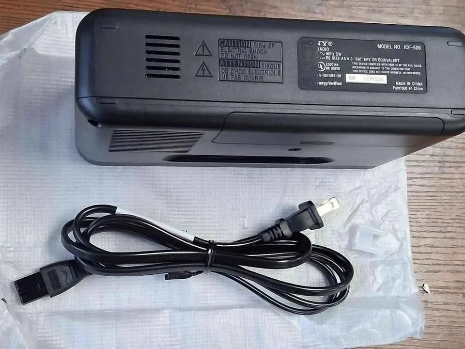 Sony ICF-506 Analog Tuning Portable image indicator(3)