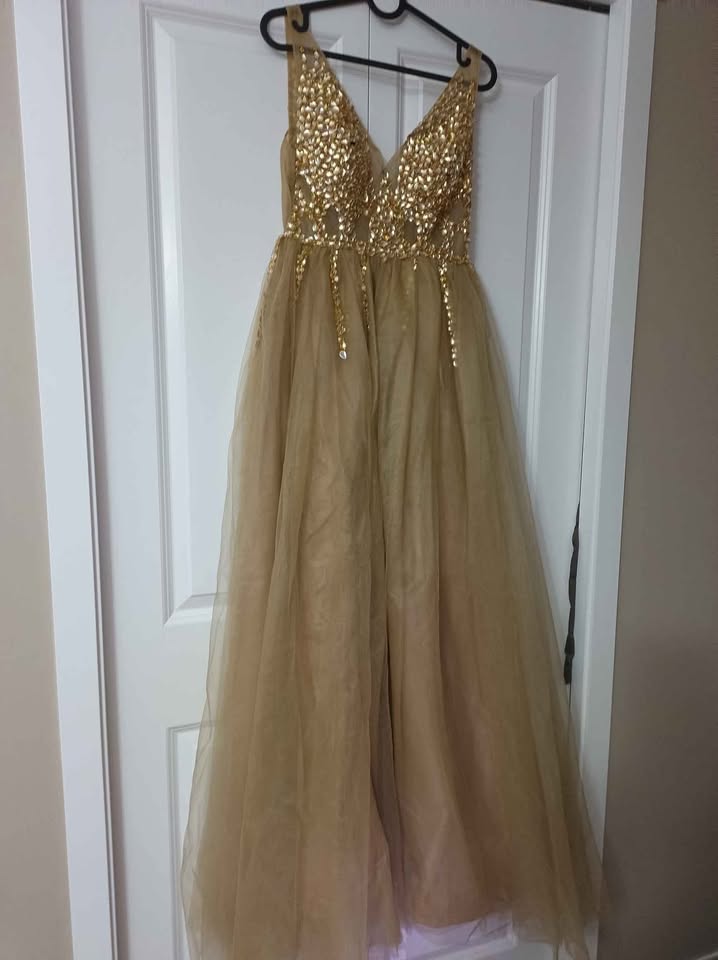 Luxurious Champagne Evening Dress with Crystals - photo 2