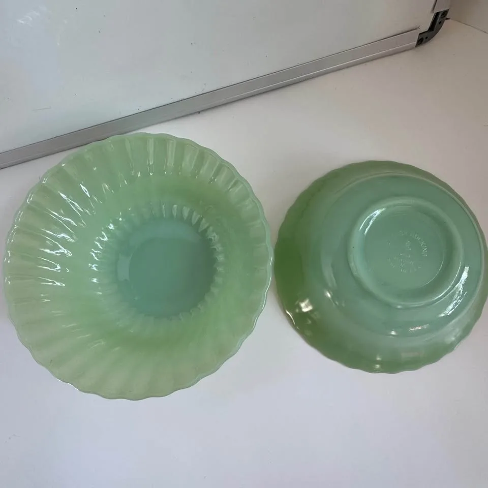 Vintage Anchor Hocking Jadeite Swirl Serving Bowls image indicator(4)