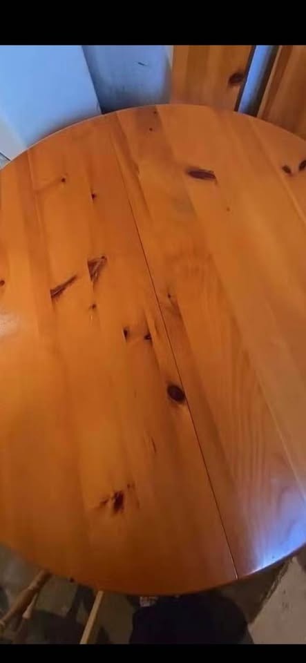 Round dining table - very sturdy - photo 2