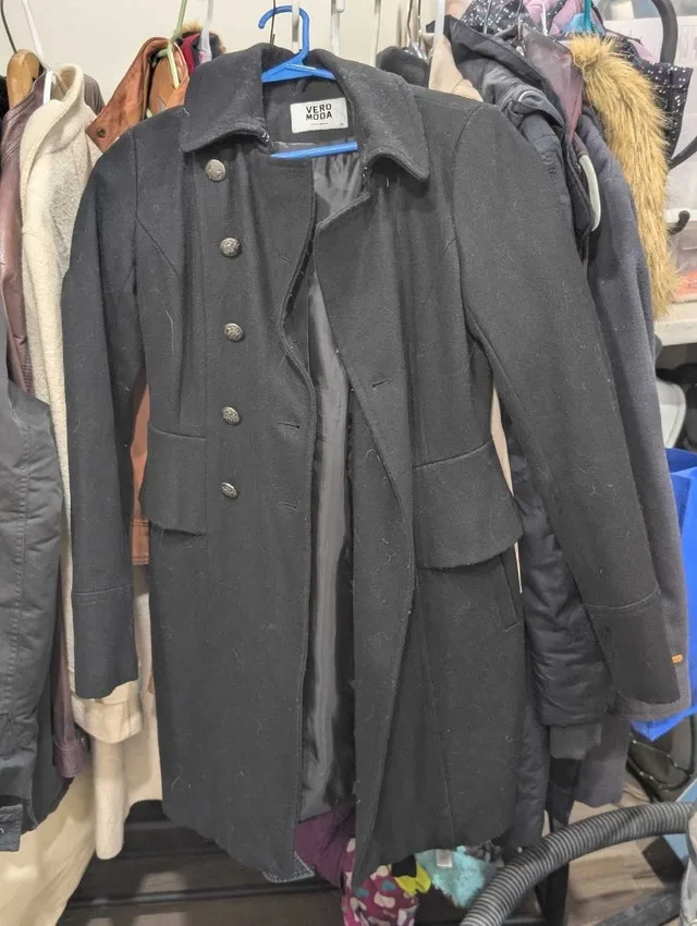 Winter and Fall Coats (Men's & Women's) image indicator(4)