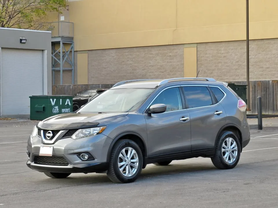 2016 Nissan Rogue SV w/B.Camera Heated Seats Low KM