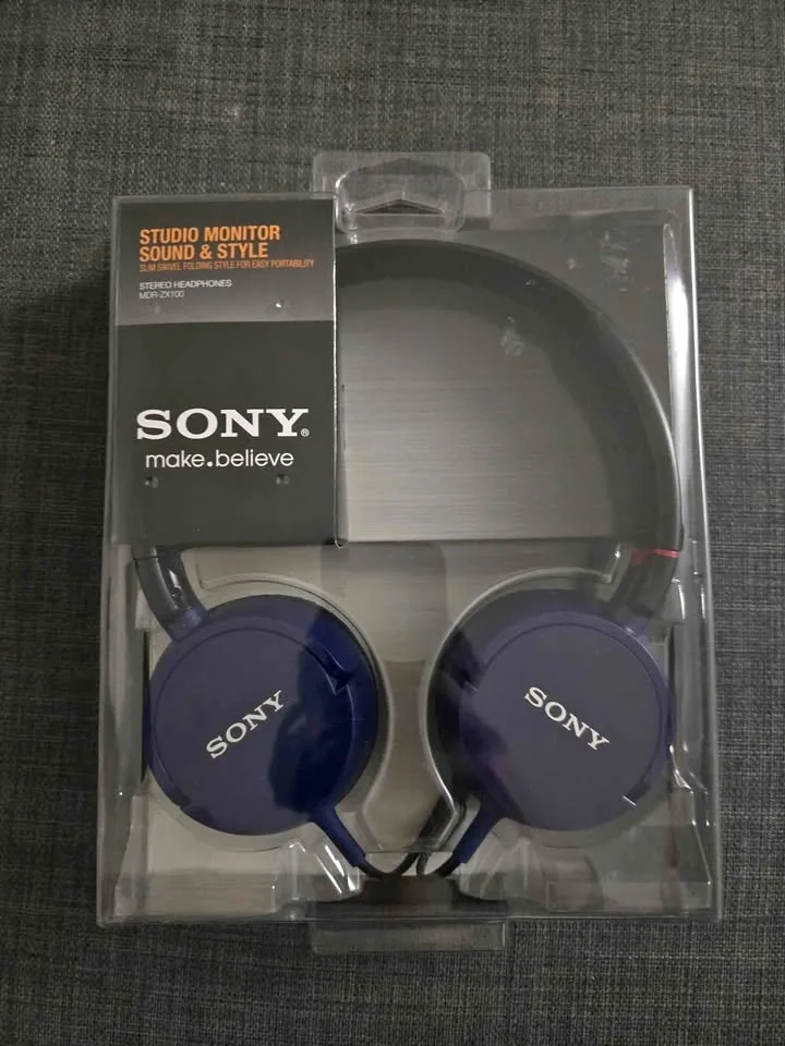 BRAND NEW Sony headphone