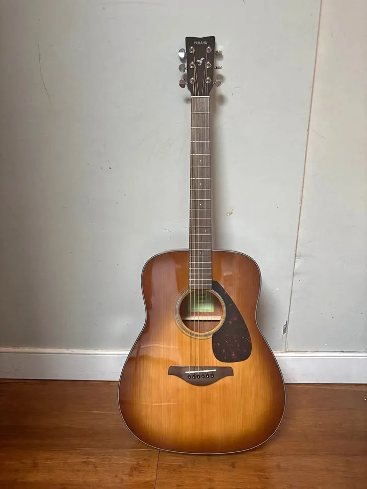NEW YAMAHA FG800 guitar case and tuner included