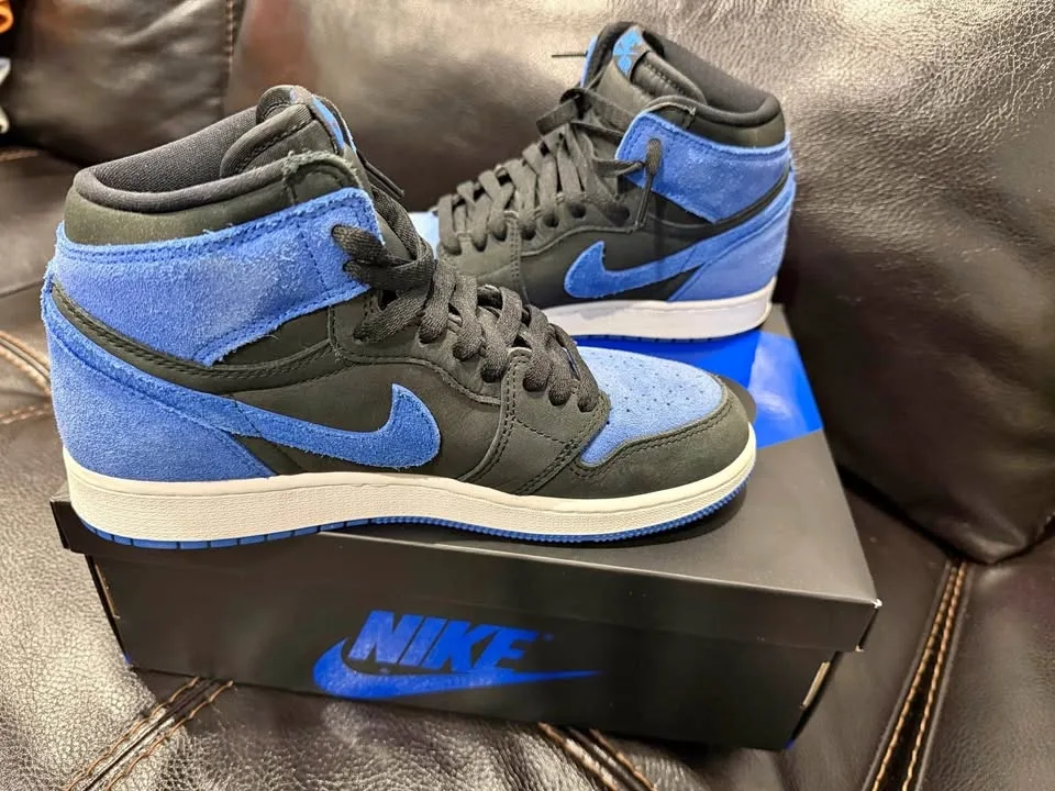 Air Jordan one retro high OG youth size 7