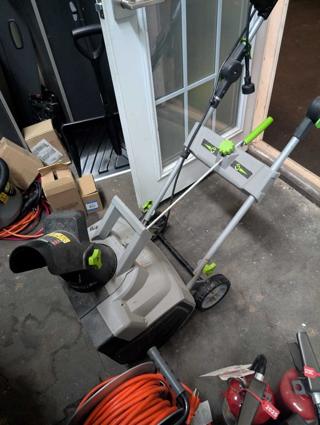 Earthwise Snow Blower