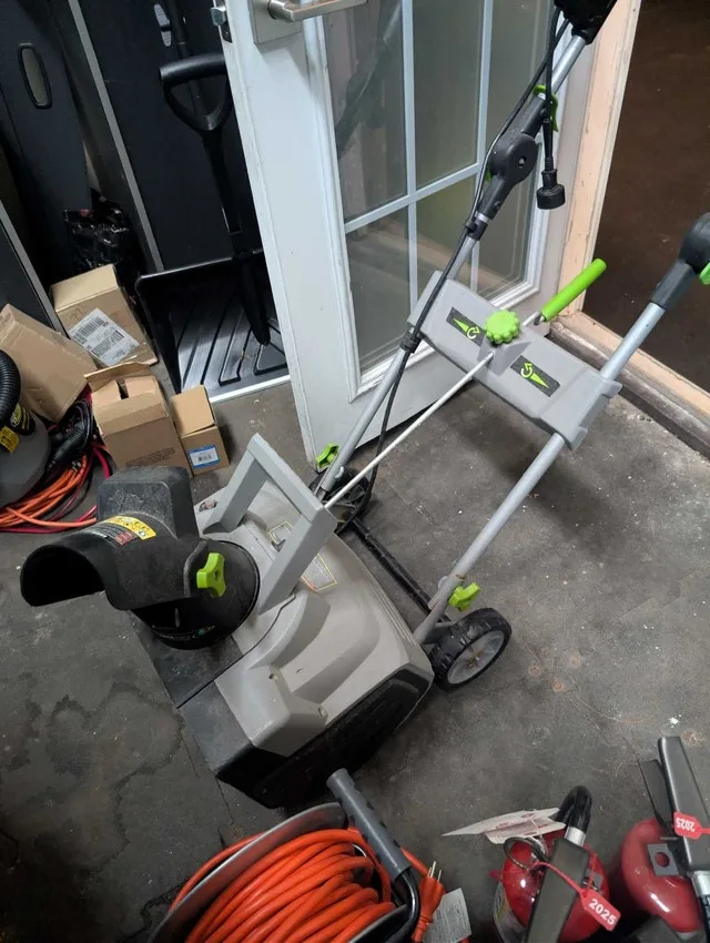 Earthwise Snow Blower